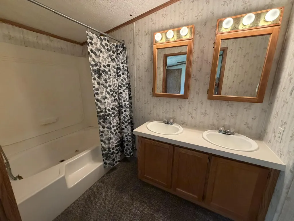 8239 W Hemlock Avenue Lake Township MI 49304