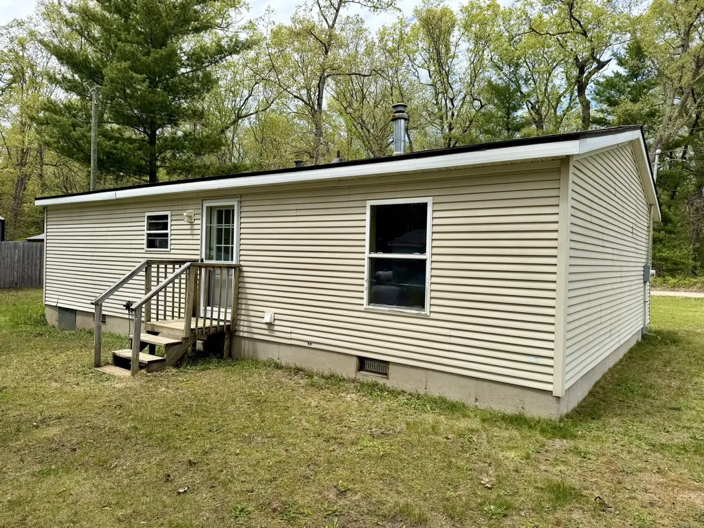 8239 W Hemlock Avenue Lake Township MI 49304