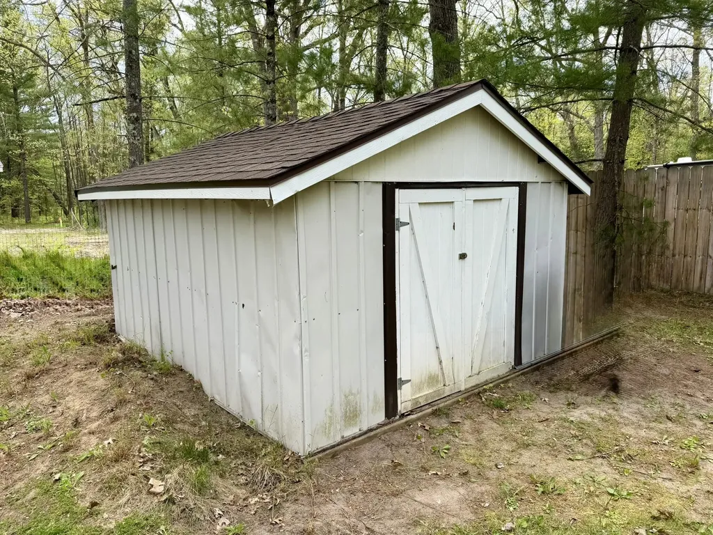 8239 W Hemlock Avenue Lake Township MI 49304