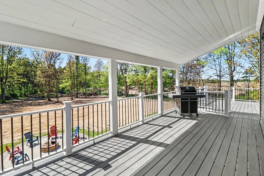 2611 S Scottville Road Riverton Township MI 49454