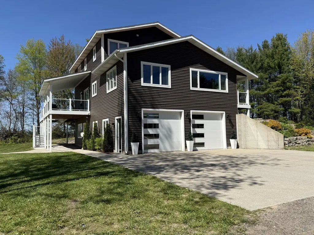 2611 S Scottville Road Riverton Township MI 49454