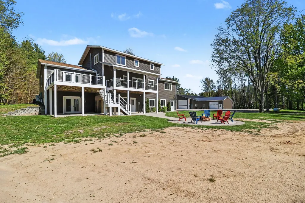 2611 S Scottville Road Riverton Township MI 49454