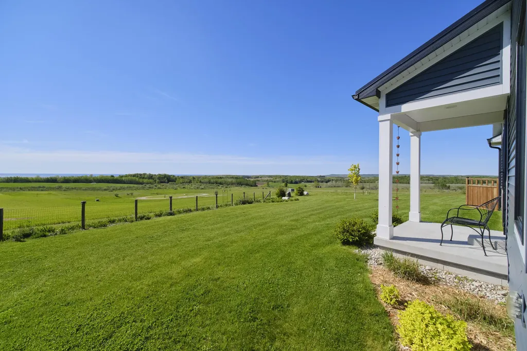 3605 Pinot Point Manistee Township MI 49660