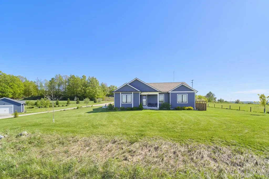 3605 Pinot Point Manistee Township MI 49660