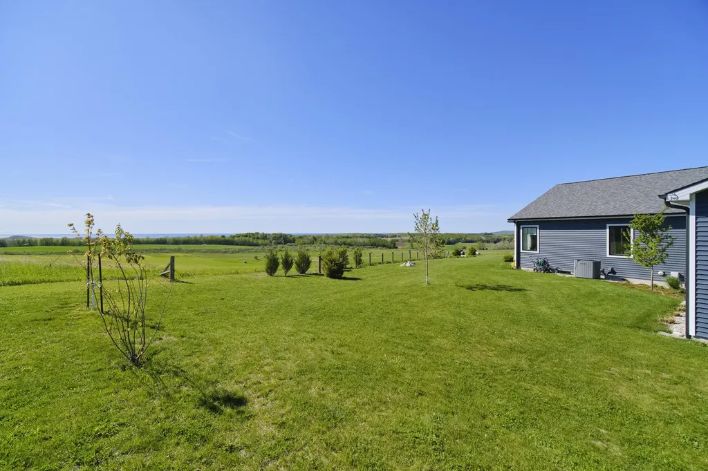3605 Pinot Point Manistee Township MI 49660