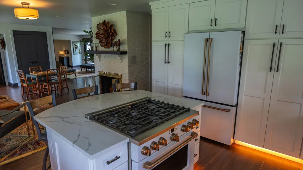 802 W Lowell Street Ludington City MI 49431