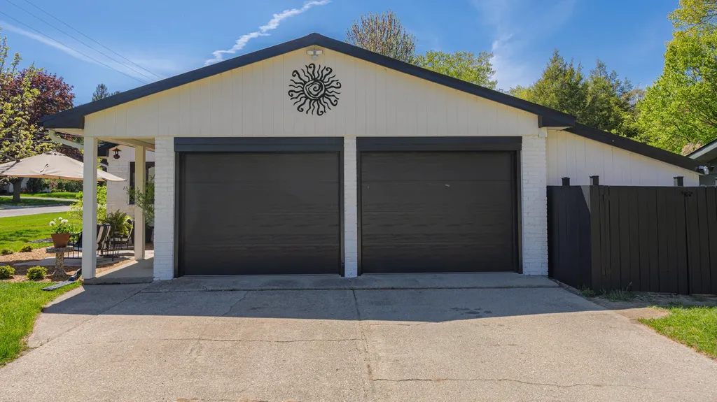 802 W Lowell Street Ludington City MI 49431