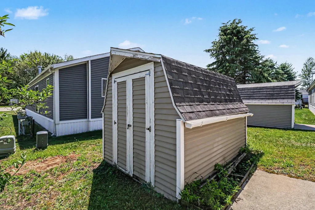 3757 W Woodview Drive Amber Township MI 49431