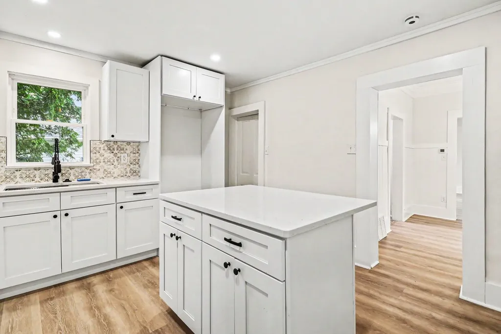 319 N Rowe Street Ludington City MI 49431