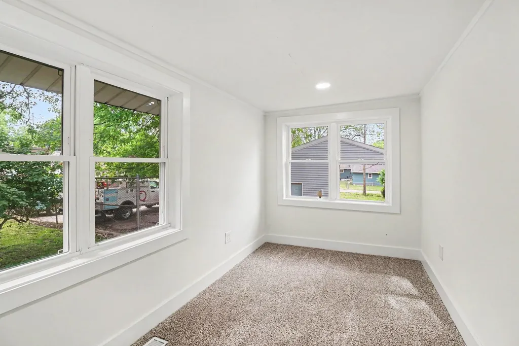 319 N Rowe Street Ludington City MI 49431