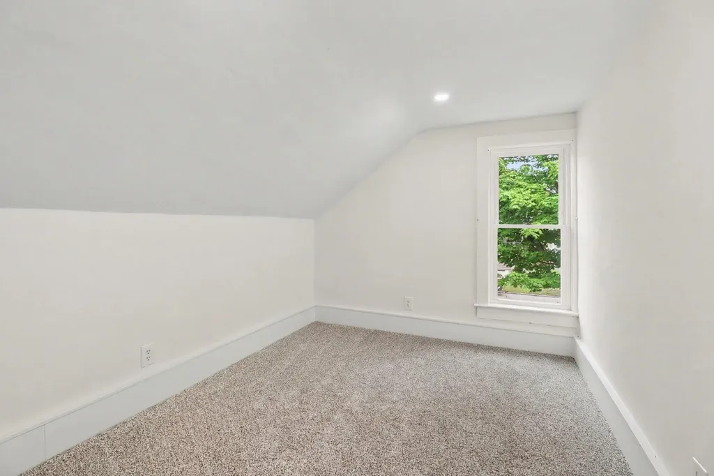 319 N Rowe Street Ludington City MI 49431