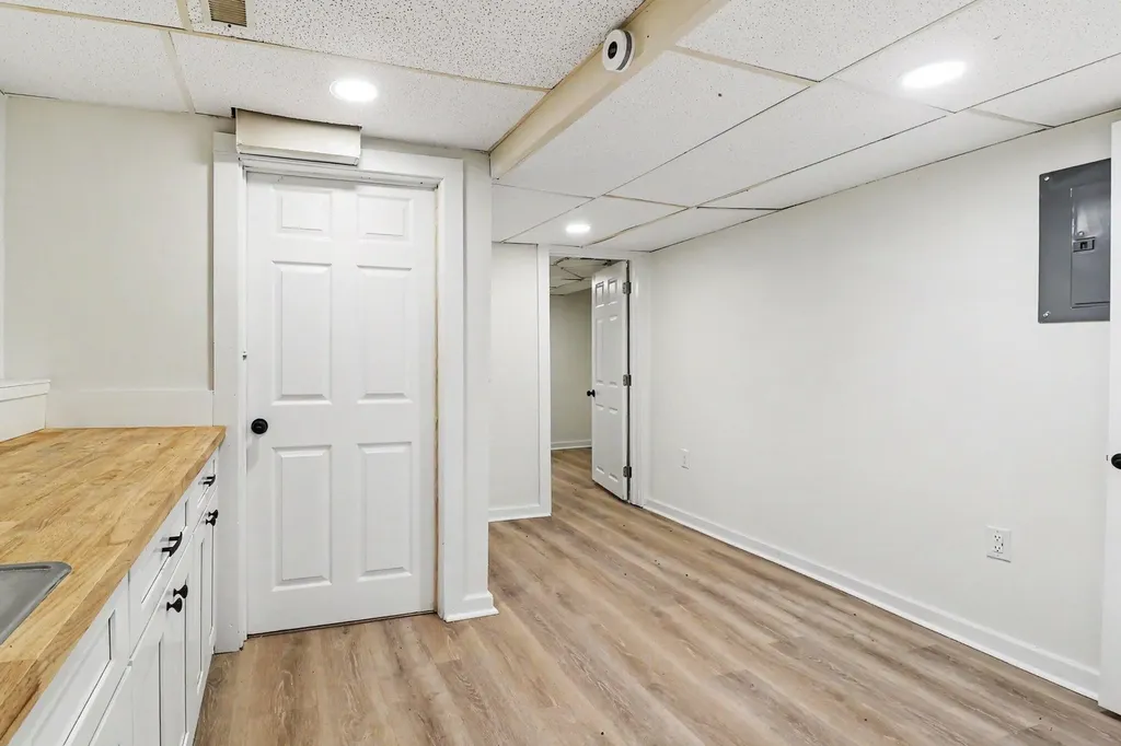 319 N Rowe Street Ludington City MI 49431