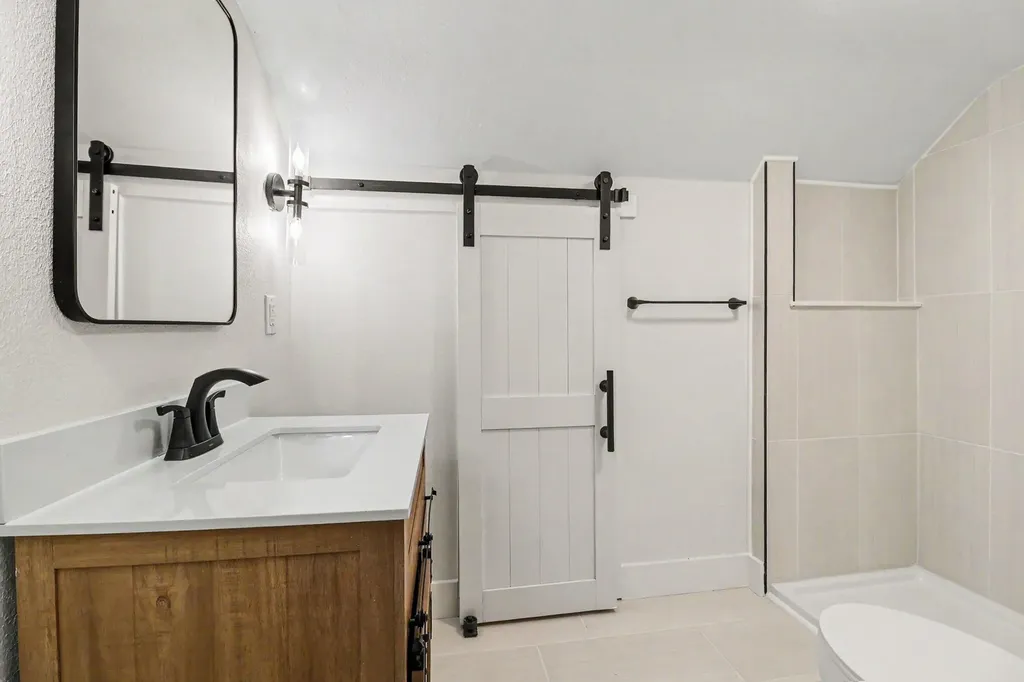 319 N Rowe Street Ludington City MI 49431