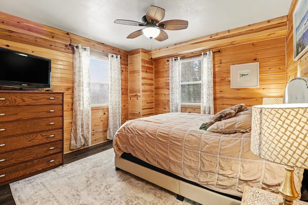 5526 W Longbridge Road Pentwater Township MI 49449