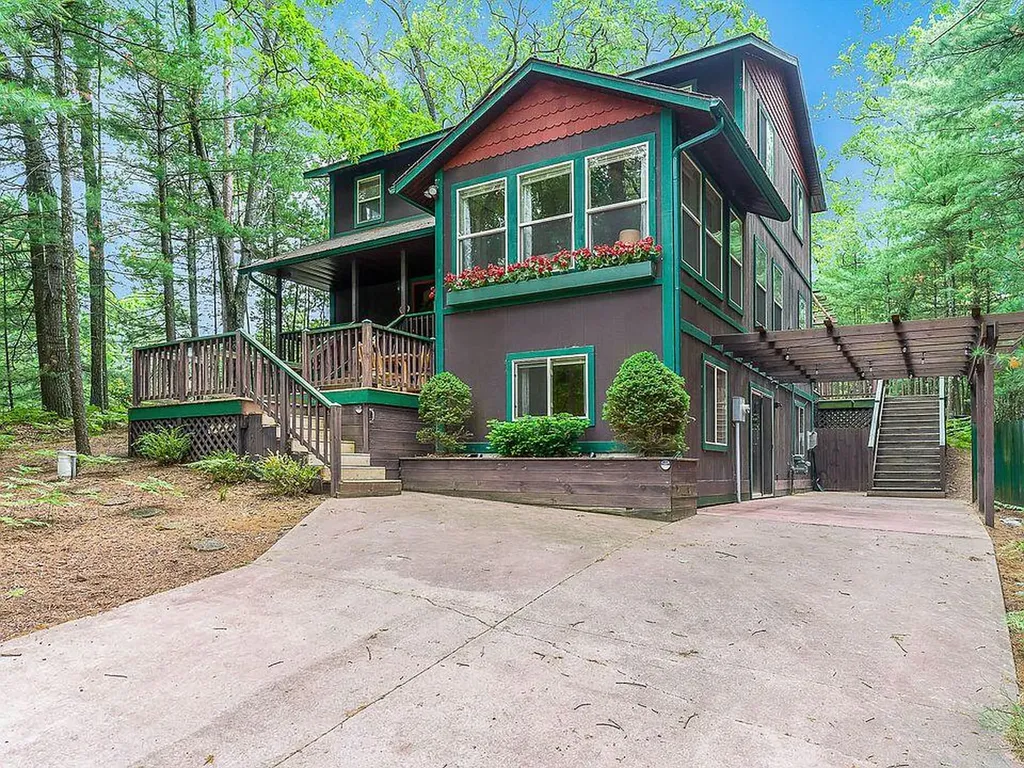 5526 W Longbridge Road Pentwater Township MI 49449
