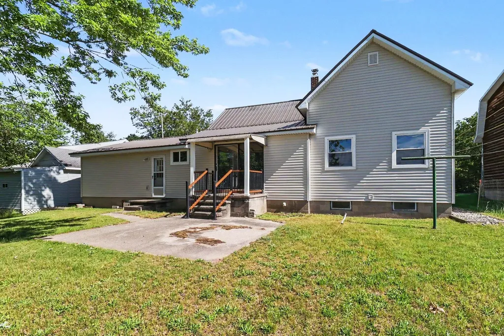409 Jerumbo Street Manistee Township MI 49660