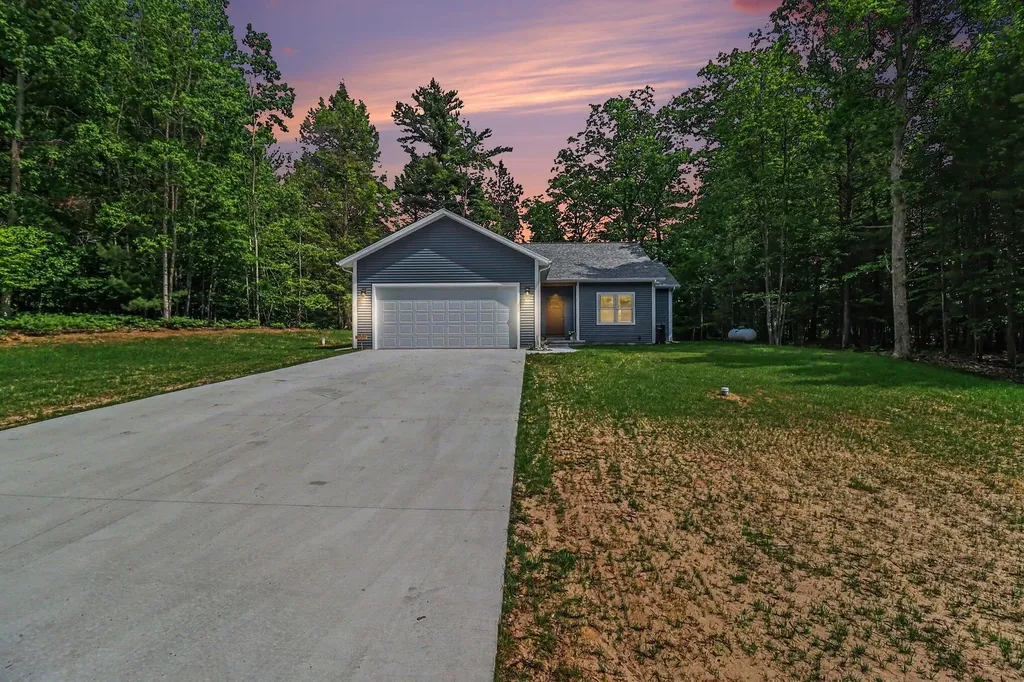 4410 N Pine Avenue Golden Township MI 49436