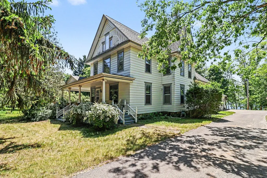 4539 S Lakeshore Drive Summit Township MI 49431