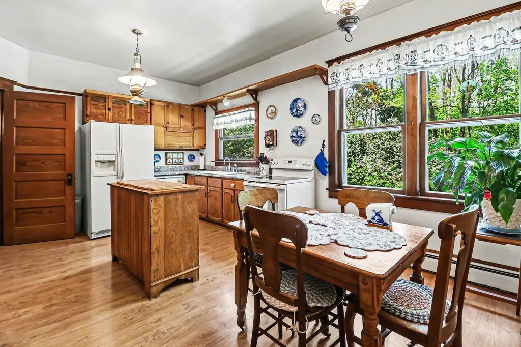 4539 S Lakeshore Drive Summit Township MI 49431