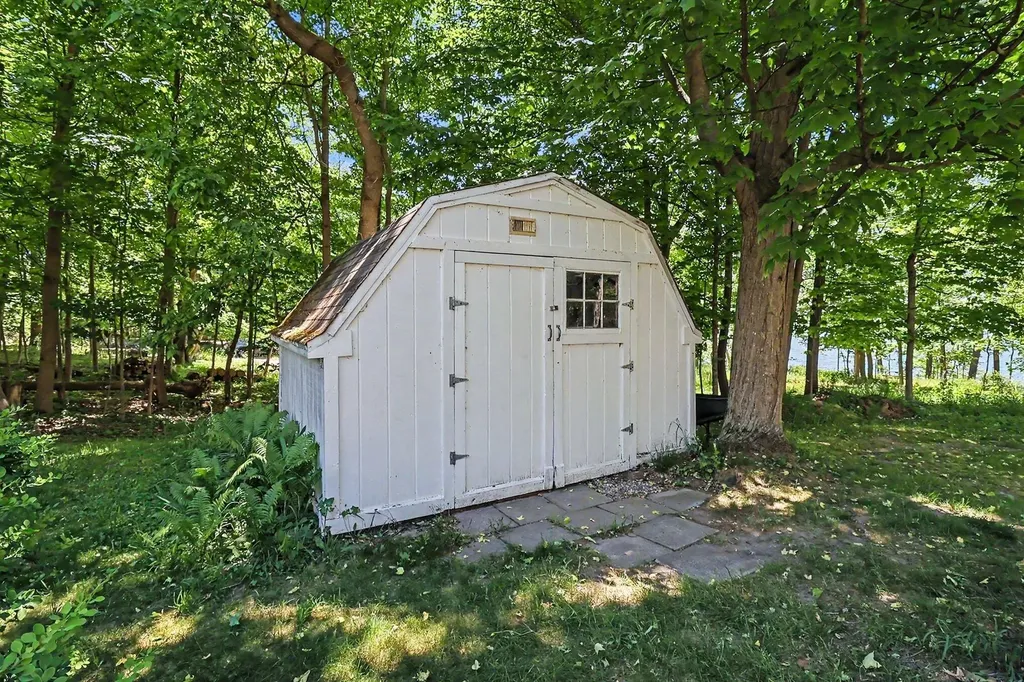 4539 S Lakeshore Drive Summit Township MI 49431
