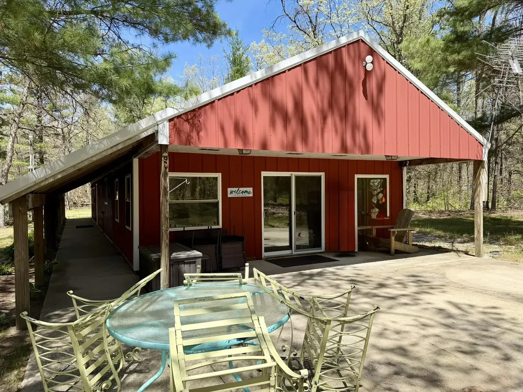 22533 Hoxeyville Norman Township MI 49689