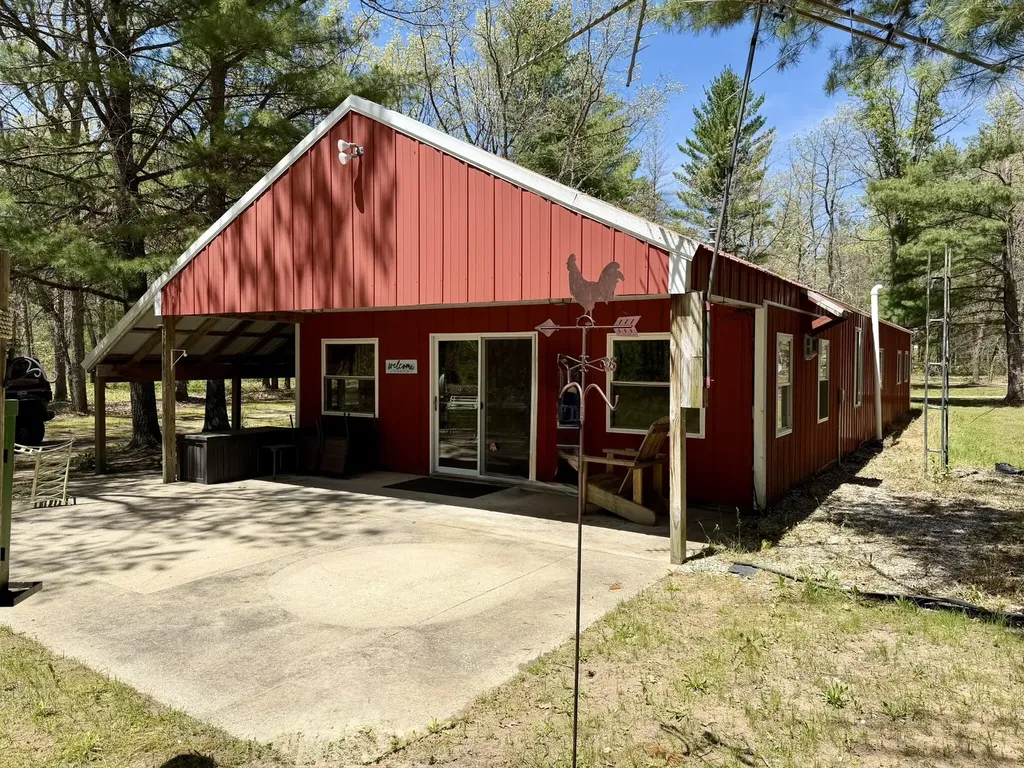 22533 Hoxeyville Norman Township MI 49689