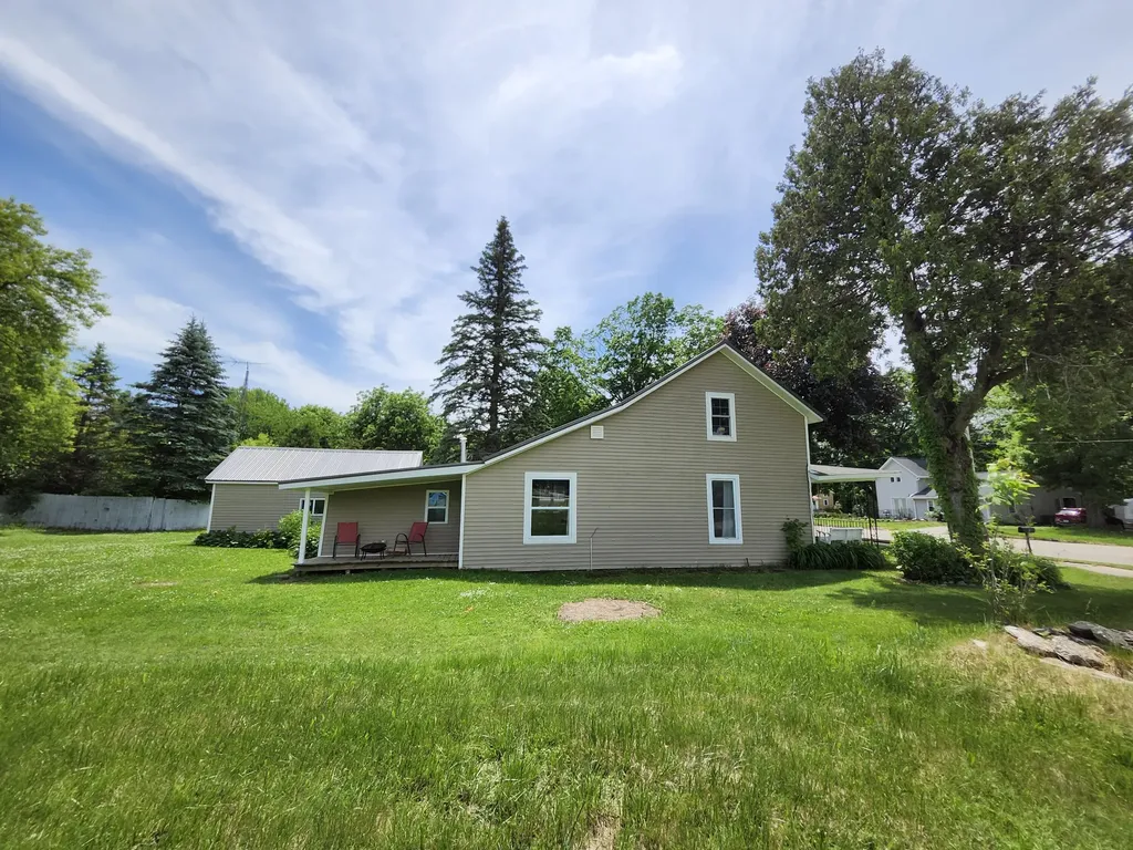 205 S Columbia Avenue Scottville City MI 49454