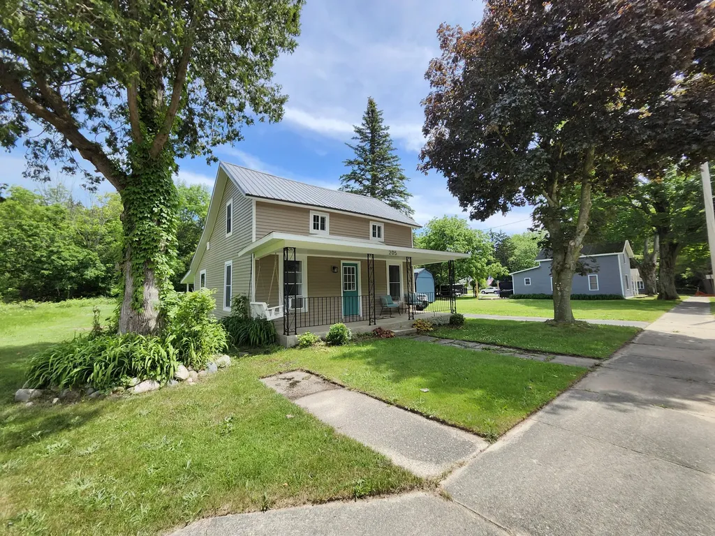 205 S Columbia Avenue Scottville City MI 49454