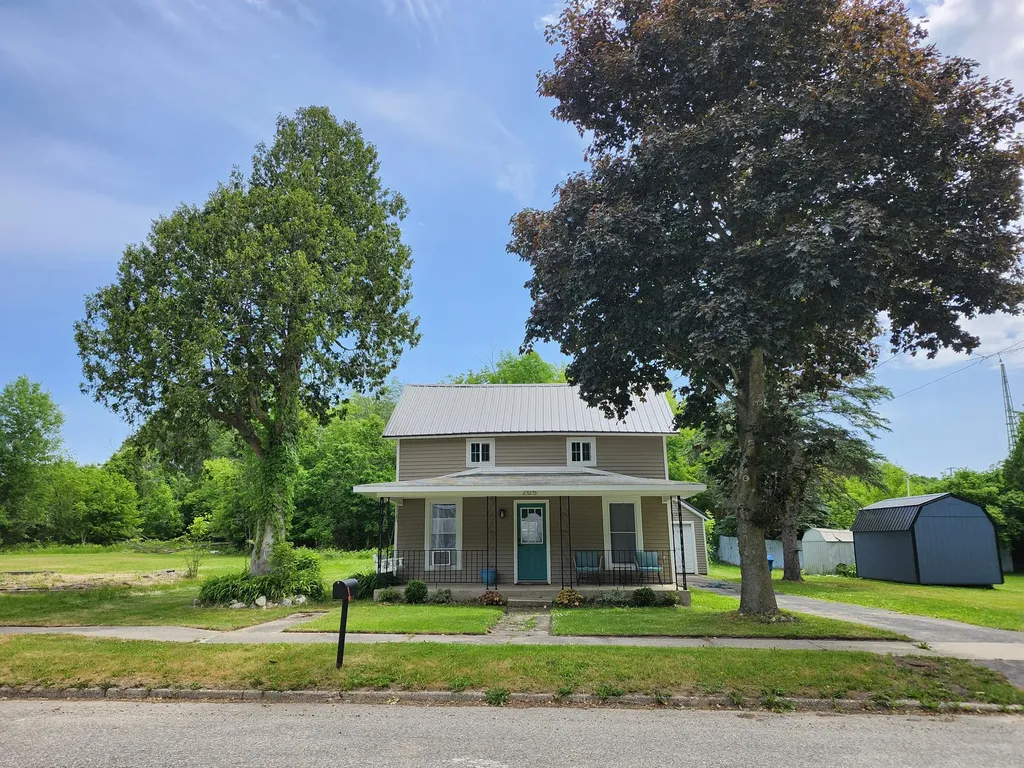 205 S Columbia Avenue Scottville City MI 49454