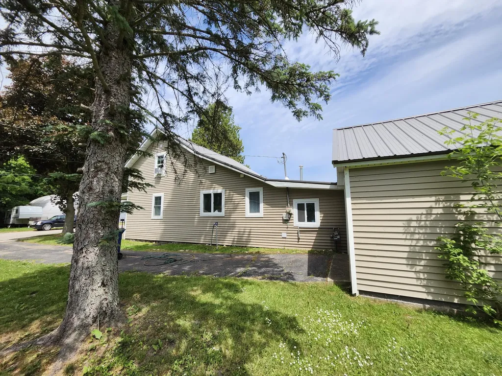 205 S Columbia Avenue Scottville City MI 49454