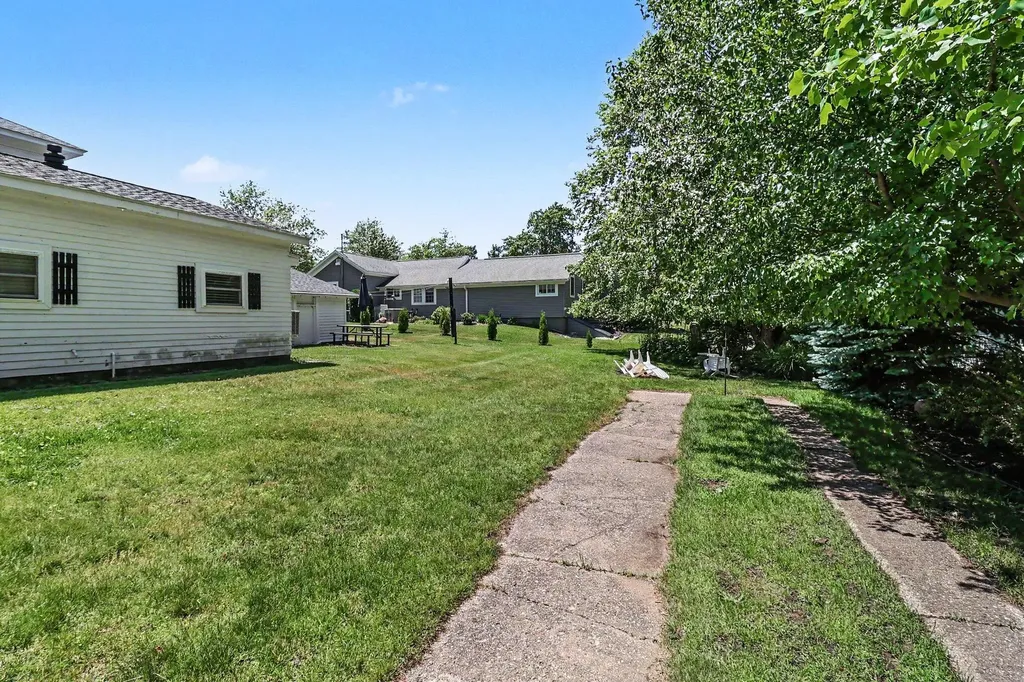 382 E 3rd Street Pentwater Village MI 49449