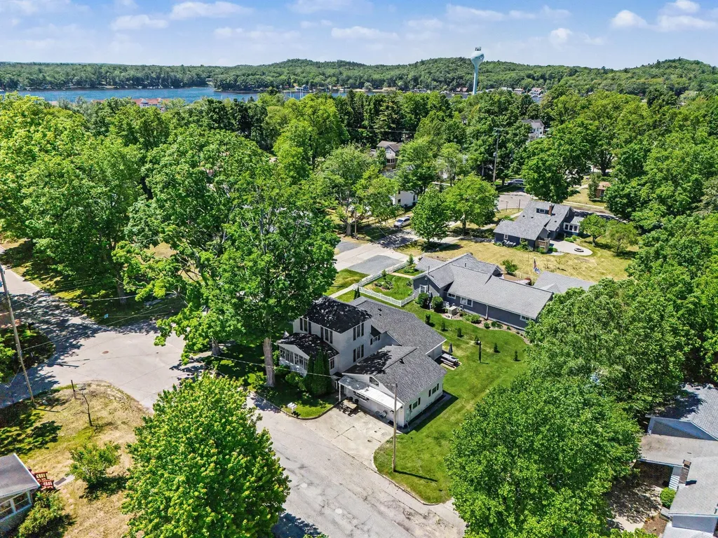 382 E 3rd Street Pentwater Village MI 49449