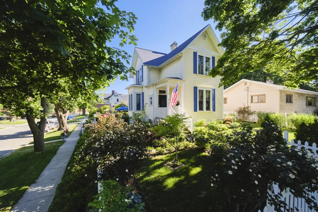 377 4th Street Manistee City MI 49660