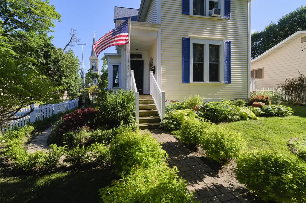 377 4th Street Manistee City MI 49660