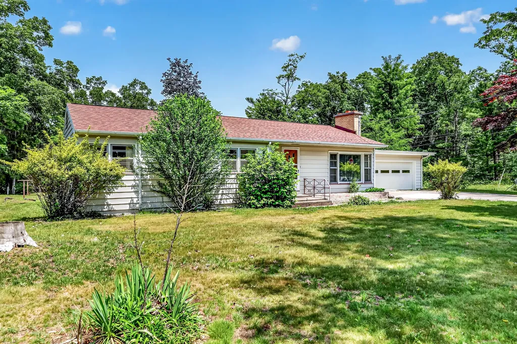 4214 W White Lake Drive Whitehall City MI 49461