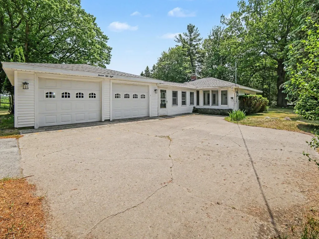1358 N Lakeshore Drive Hamlin Township MI 49431