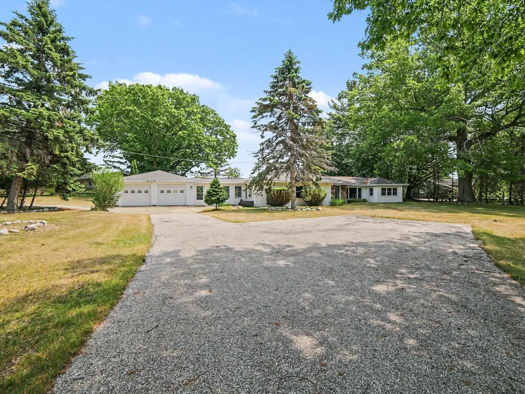 1358 N Lakeshore Drive Hamlin Township MI 49431