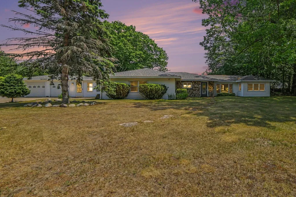 1358 N Lakeshore Drive Hamlin Township MI 49431