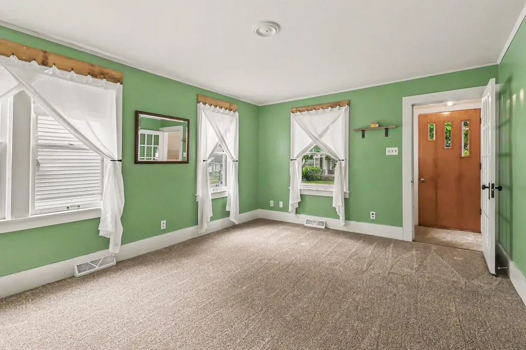 286 3rd Street Manistee City MI 49660