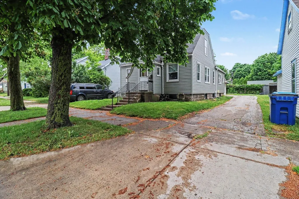 286 3rd Street Manistee City MI 49660