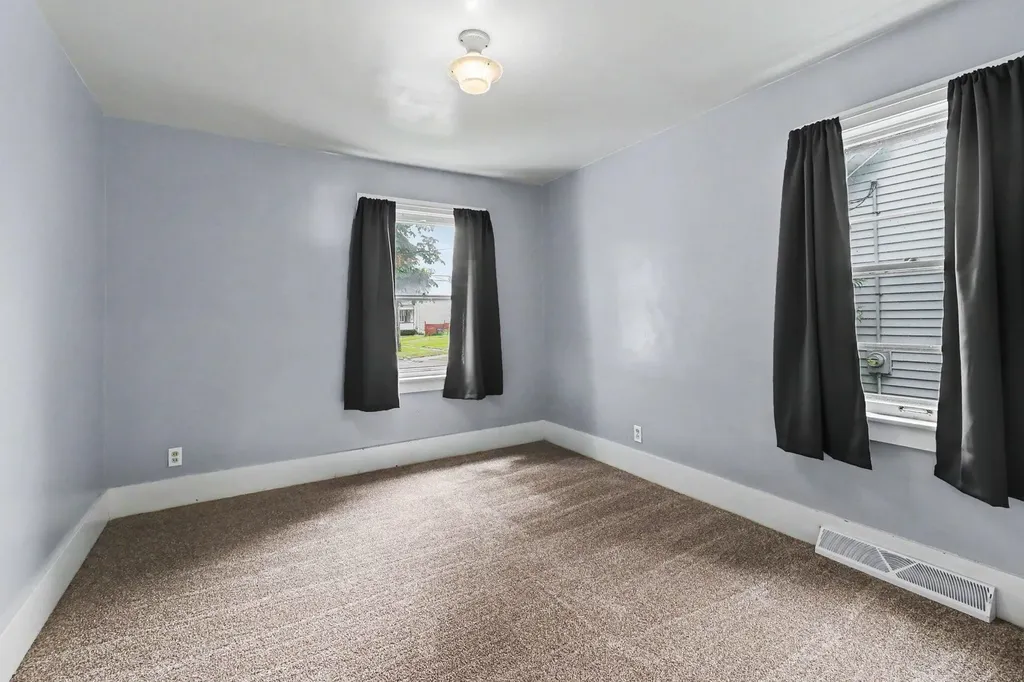 286 3rd Street Manistee City MI 49660