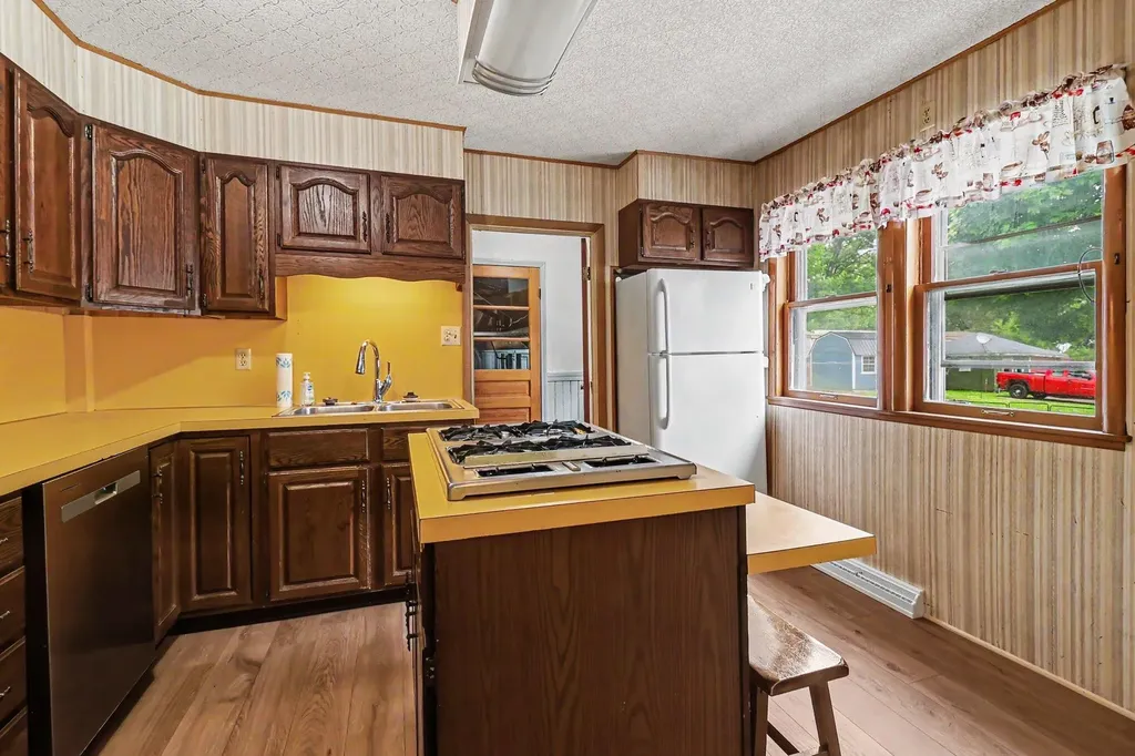 286 3rd Street Manistee City MI 49660