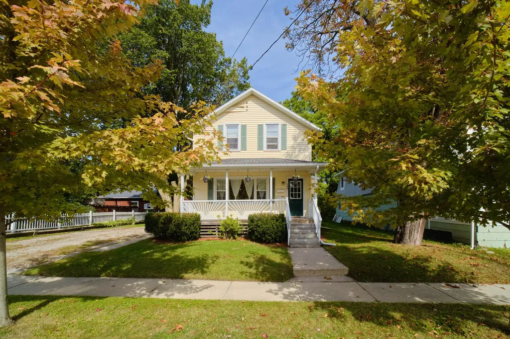 244 5th Street Manistee City MI 49660