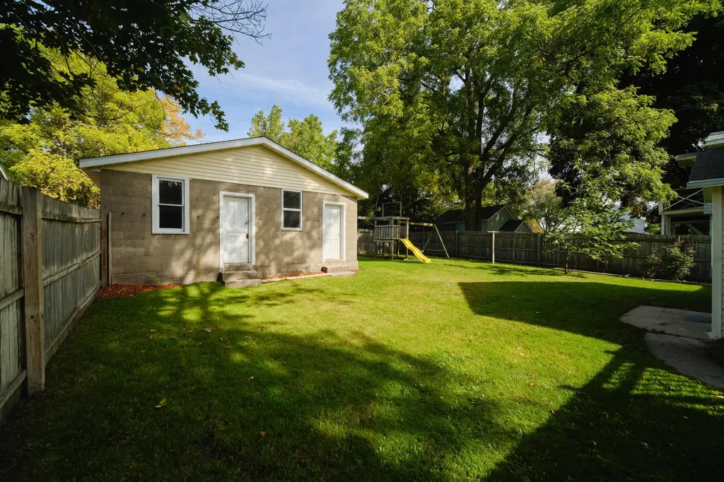 244 5th Street Manistee City MI 49660