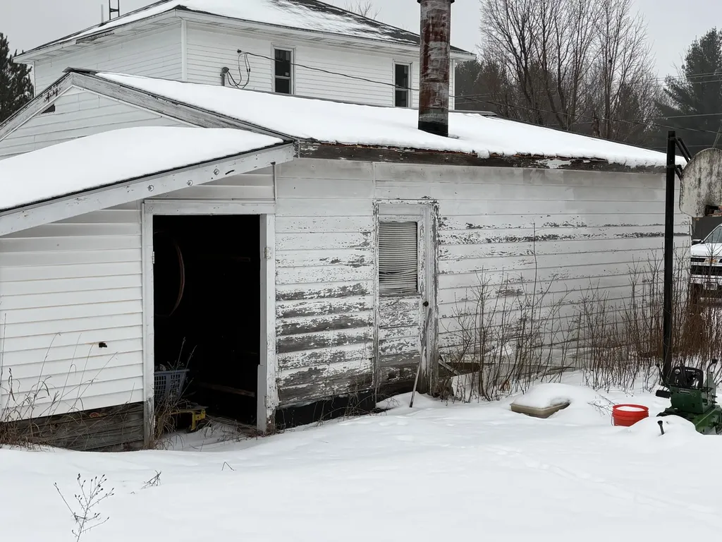 1328 W Sugar Grove Road Victory Township MI 49454