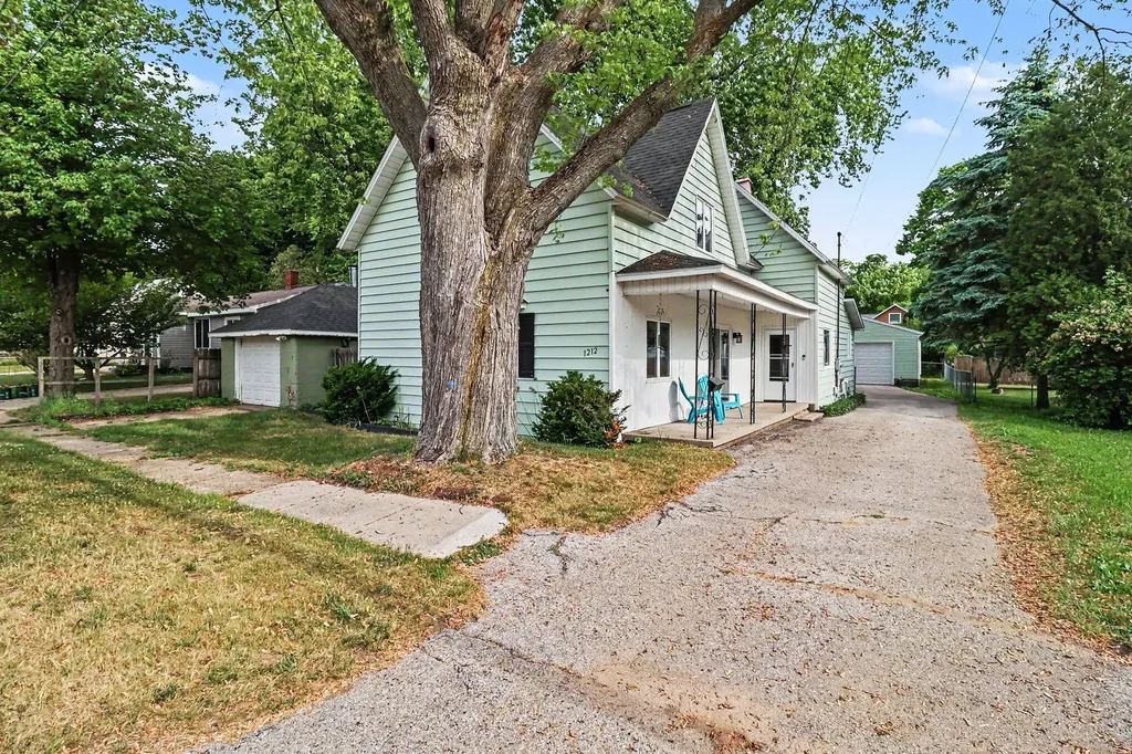 1212 24th Street Filer Charter Township MI 49660