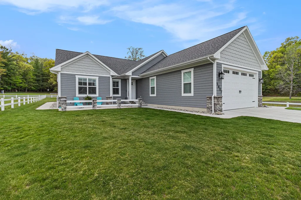 5407 W Sioux Road Pentwater Township MI 49449
