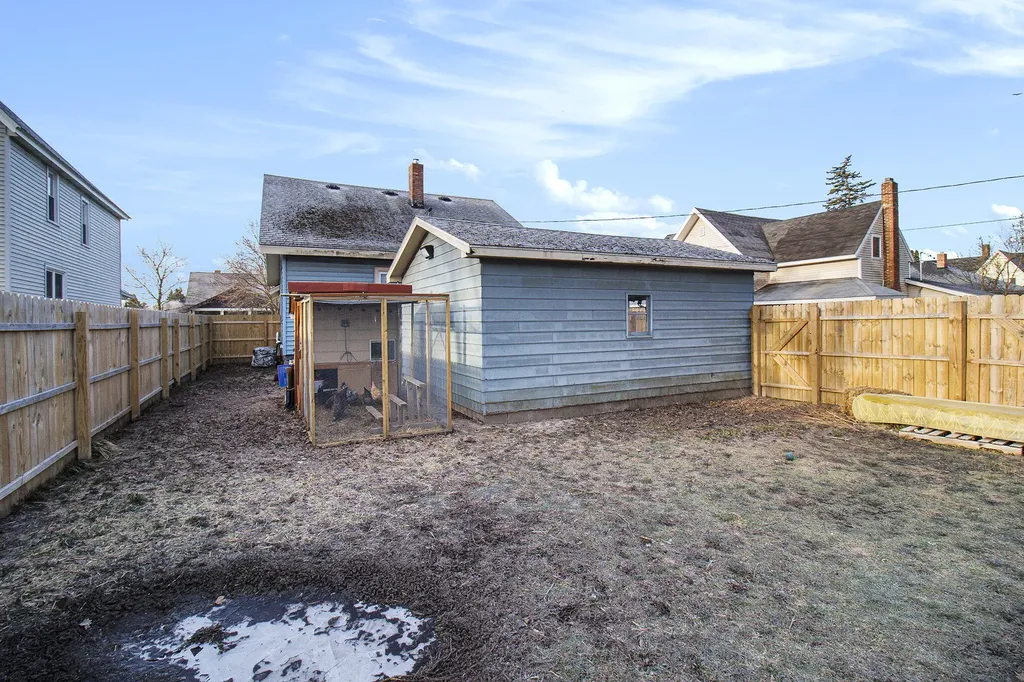 122 W State Street Scottville City MI 49454