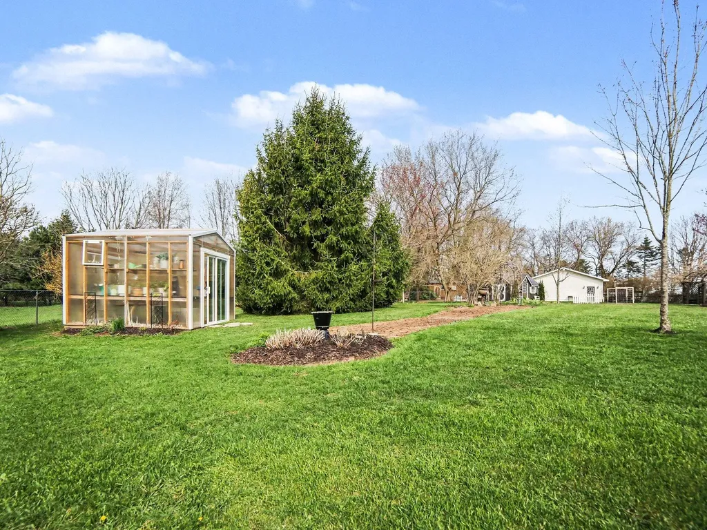 1799 E U.s. 10 Custer Township MI 49405