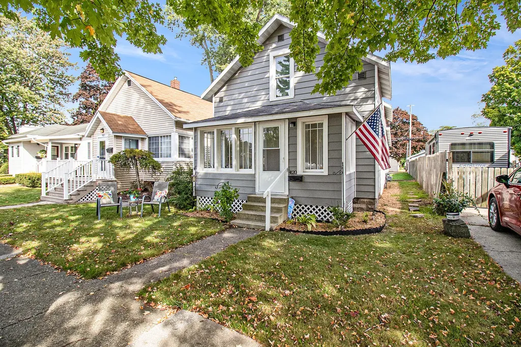 420 N Robert Street Ludington City MI 49431
